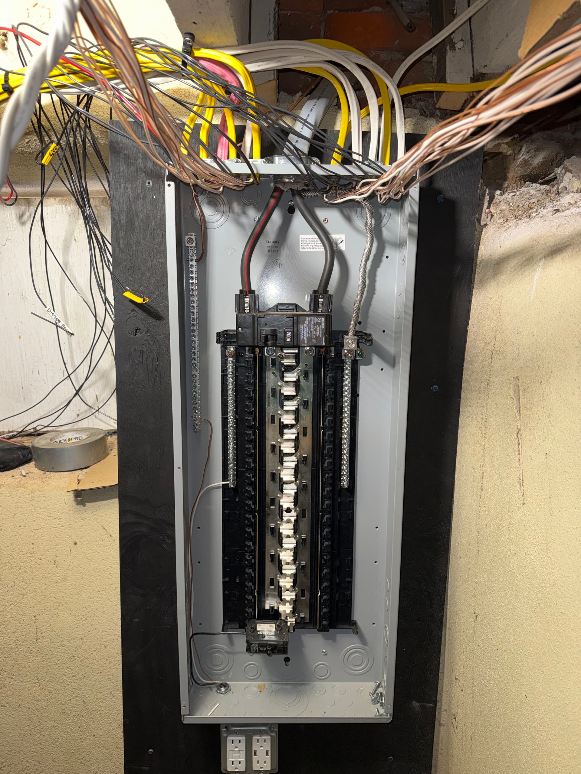 Gallery photos for 200 amp panel upgrade on a renovation job: Image #2