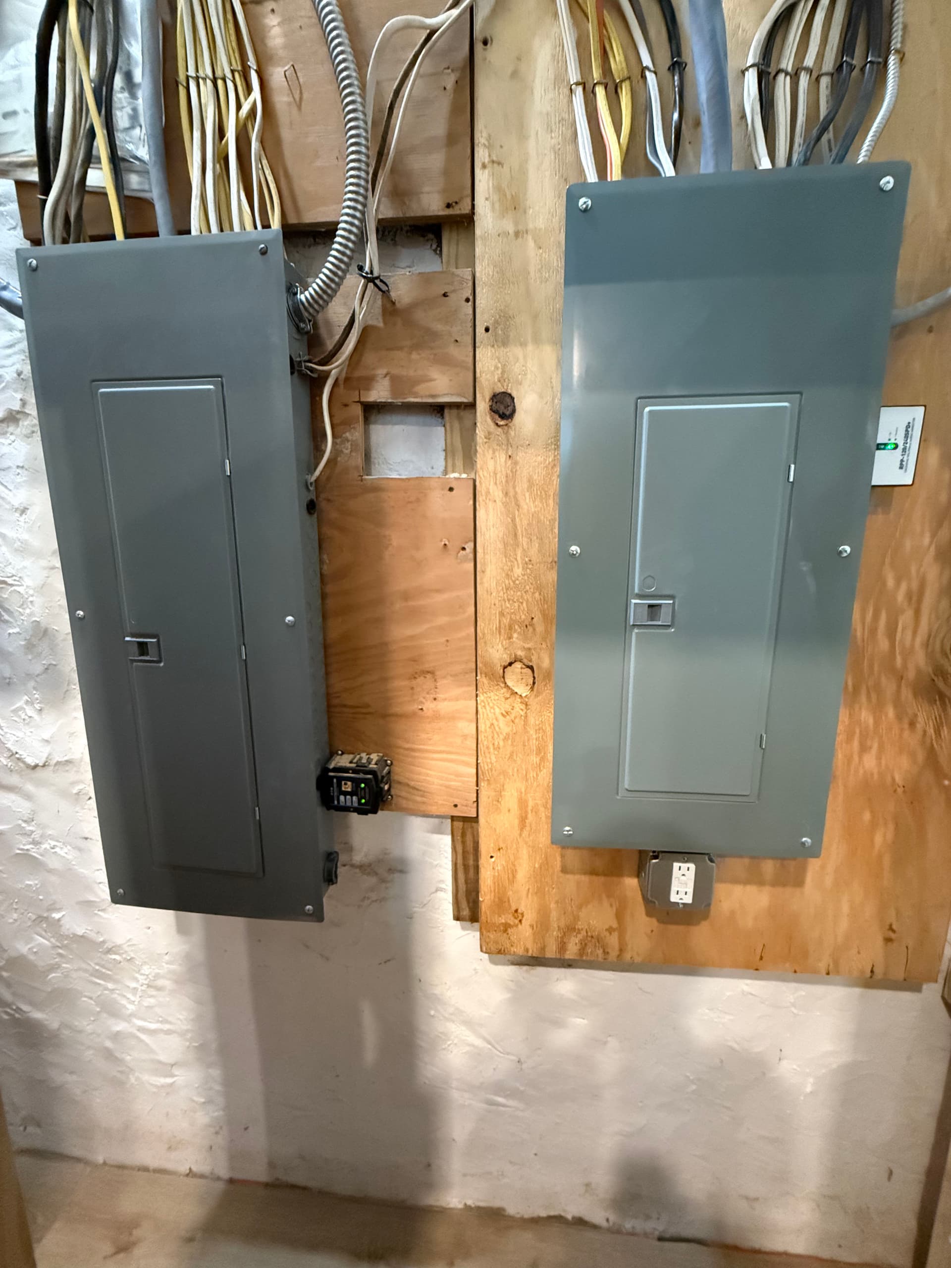Gallery photos for 200 to 400 Amp Service Upgrade with Dual Generac Transfer Switches: Image #3
