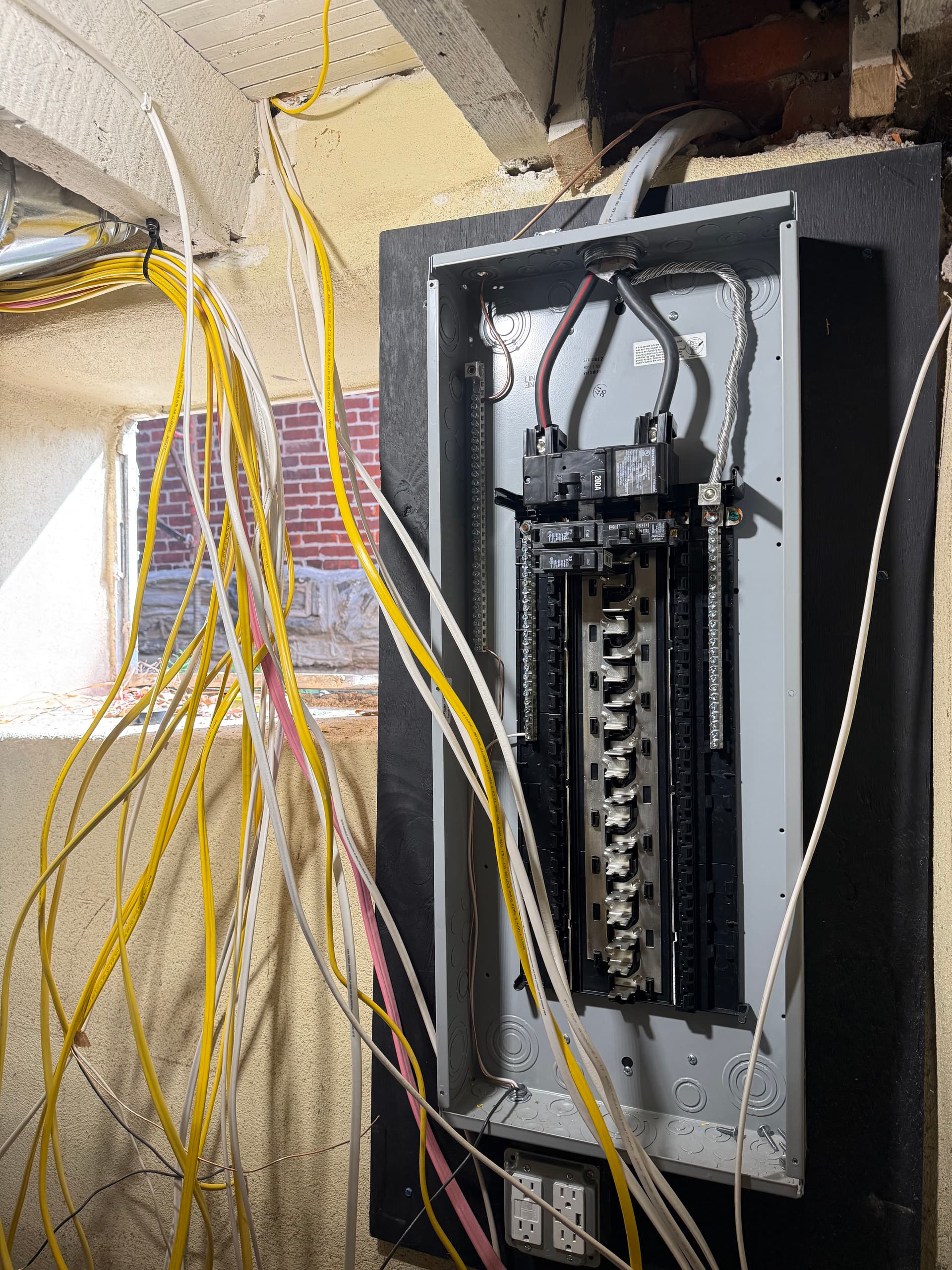 Gallery photos for 200 amp panel upgrade on a renovation job: Image #1